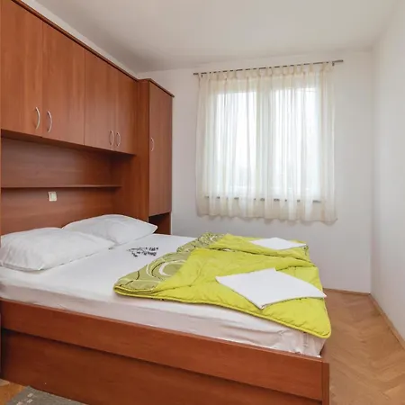 Ivusini Xiv V Semesterbostad Ždrelac