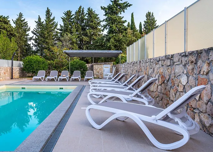 Vikendica Ivusini Xiv V *