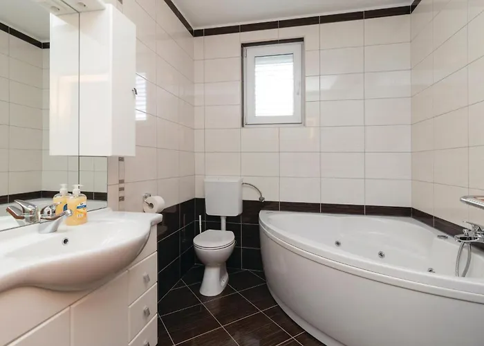 Nyaraló Ivusini Xiv V Ždrelac