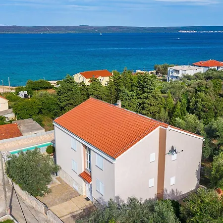 Ivusini Xiv V بيت للعطل Ždrelac