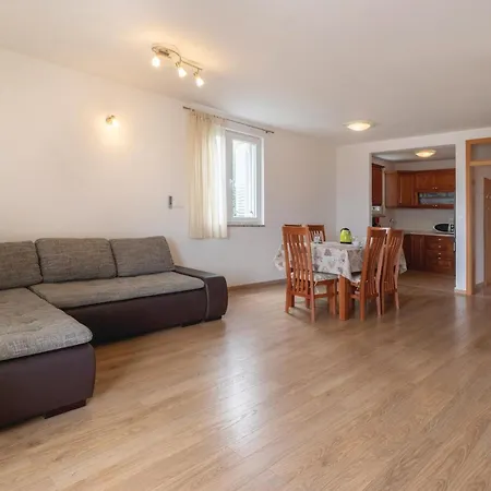 بيت للعطل Ivusini Xiv V *